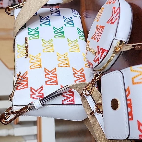 Michael Kors Jet Set Travel White Crossbody Signature Print Set - Picture 3 of 15